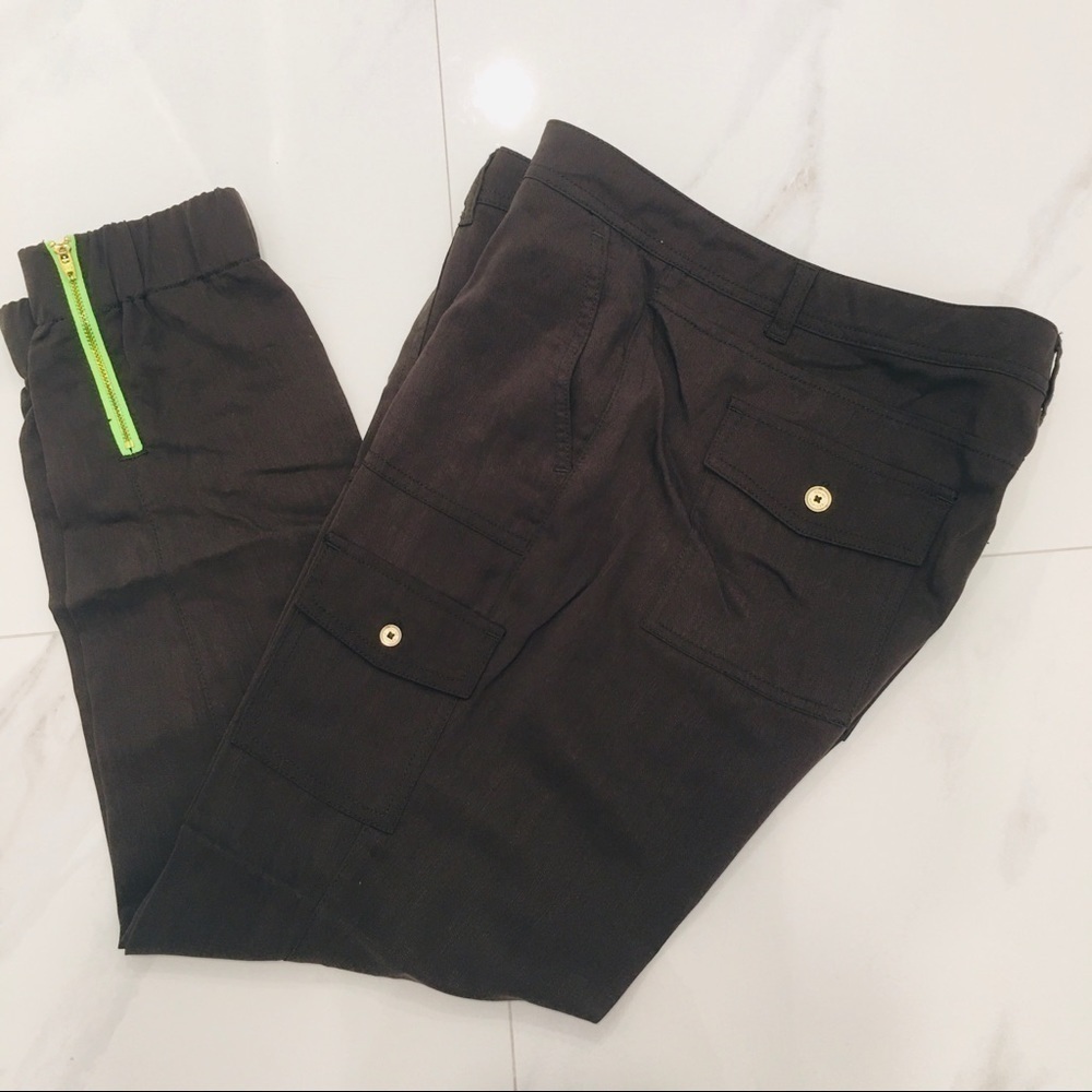 Tommy Hilfiger size 10 parachute pants army green
C